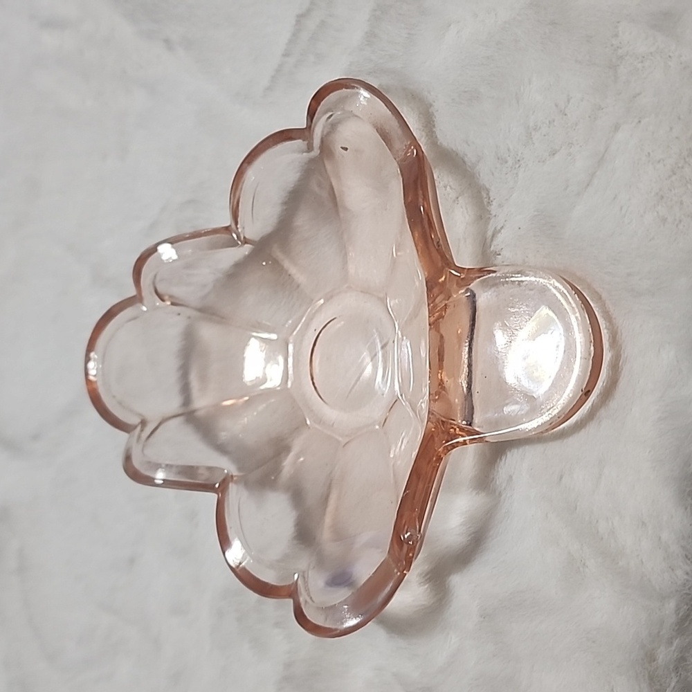 VINTAGE  JEANNETTE  PINK DEPRESSION BOWL.